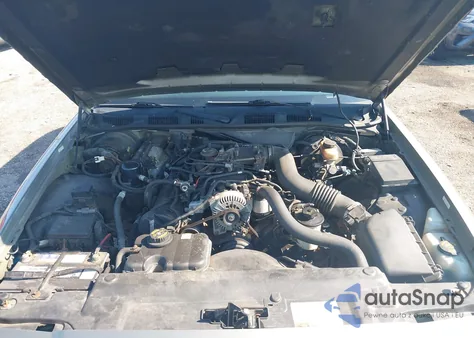 2001 Mercury Grand Marquis Gs from USA, damaged, VIN 2MEFM74W81X618948